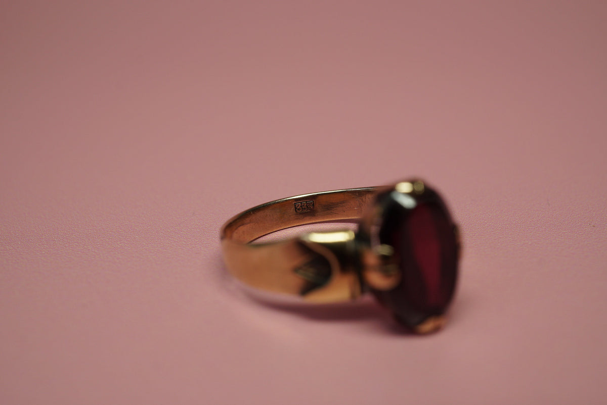 Antique Garnet 8K Gold Signet Ring