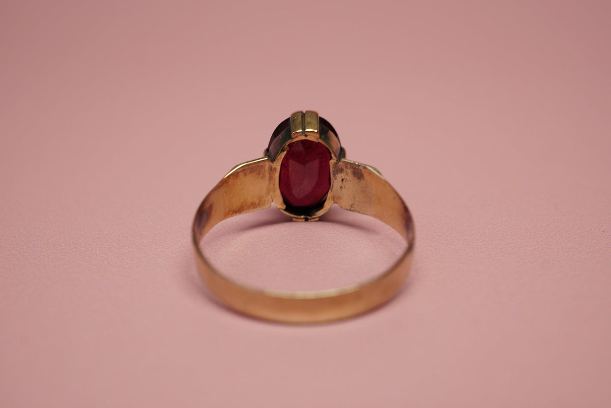 Antique Garnet 8K Gold Signet Ring